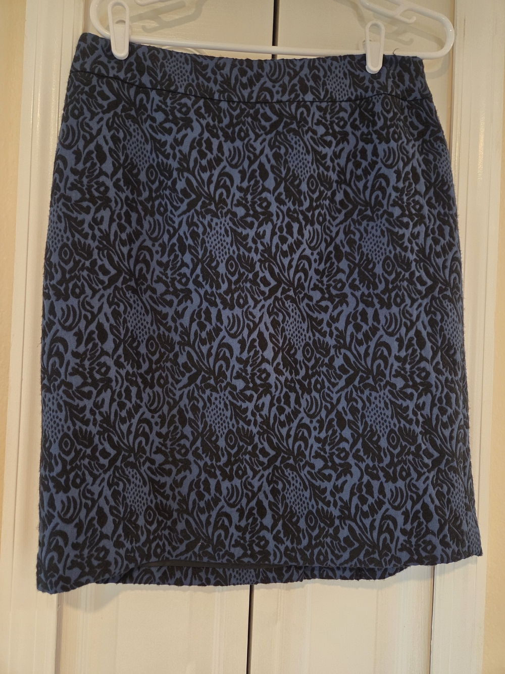 Ann Taylor Blue and Black Patterned Pencil Skirt
